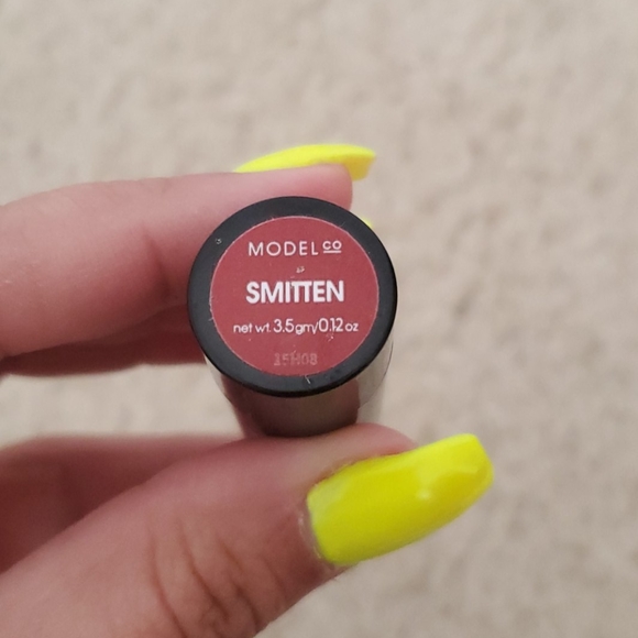 Lipstick - Picture 2 of 3